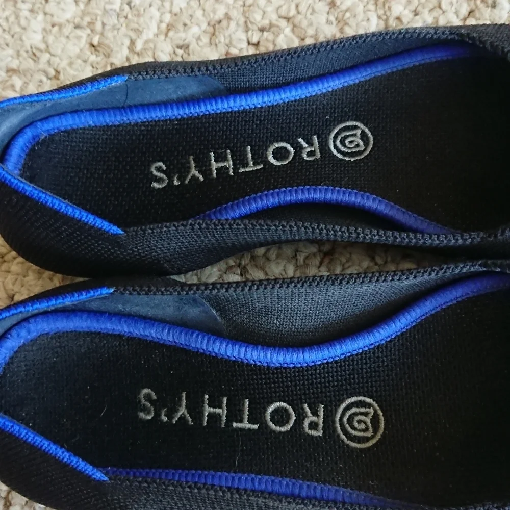 Rothy's the point Solid black flat size 7